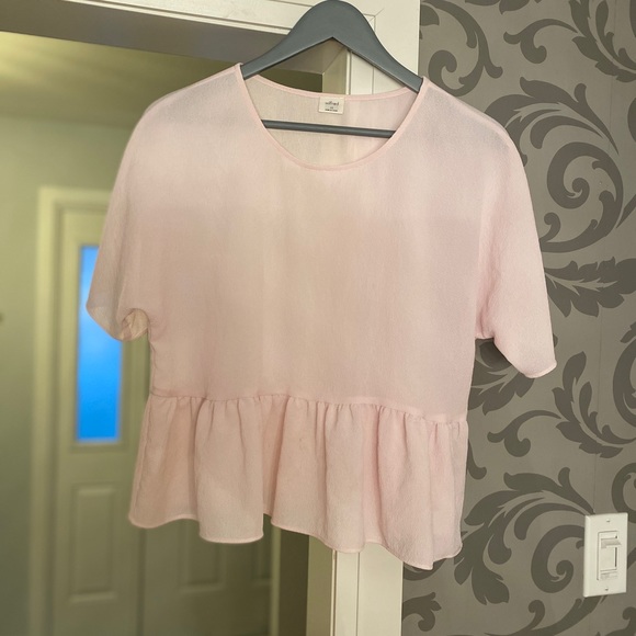 Size XS Aritzia Blouse. Pink. Peplum style. EUC - Picture 3 of 4